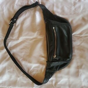 100% leather bum bag